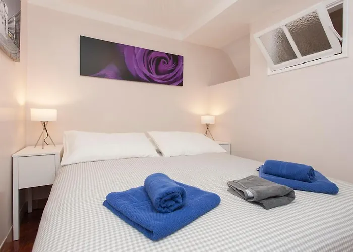 Principe Real Charming 1br,ba Private Courtyard *